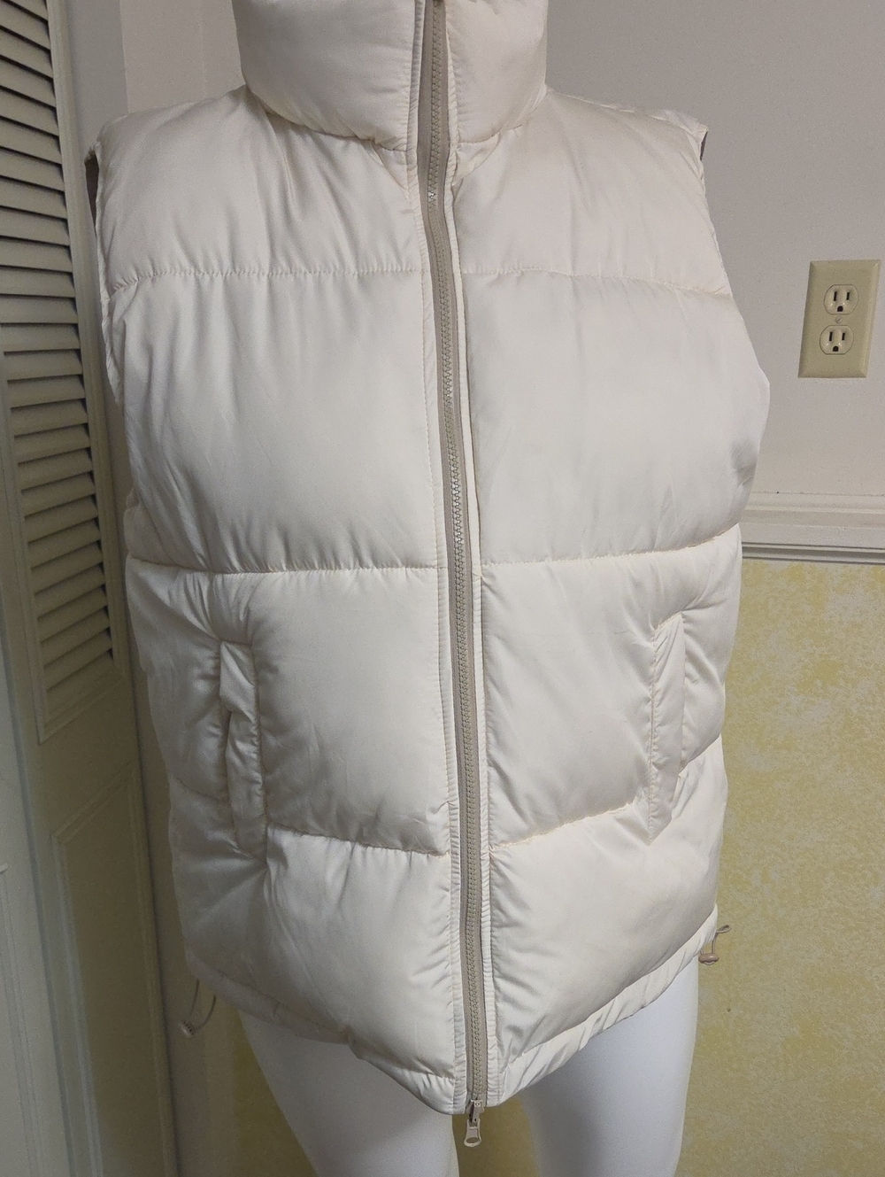 Forever 21 White Puffer Vest